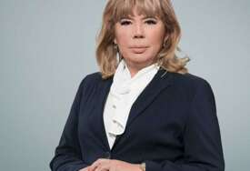 Ivana Petrović dobitnica Specijalne plakete studija Novinarstva SUM-a