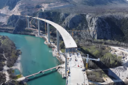 Pogledajte snimak izgradnje mosta Počitelj koji će spojiti dvije obale Neretve