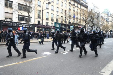 Pokrenute istrage o nasilju francuske policije nad demonstrantima