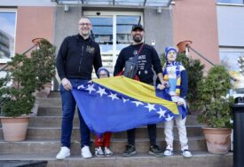 Porodica iz Austrije došla u Bratislavu da bodri Zmajeve