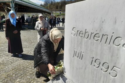 U Memorijalnom centru Potočari obilježena 20. godišnjica prve kolektivne dženaze