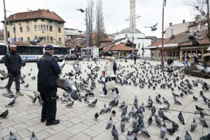 Za razliku od prošlih dana, uža jezgra Sarajeva danas je (polu)prazna (FOTO)