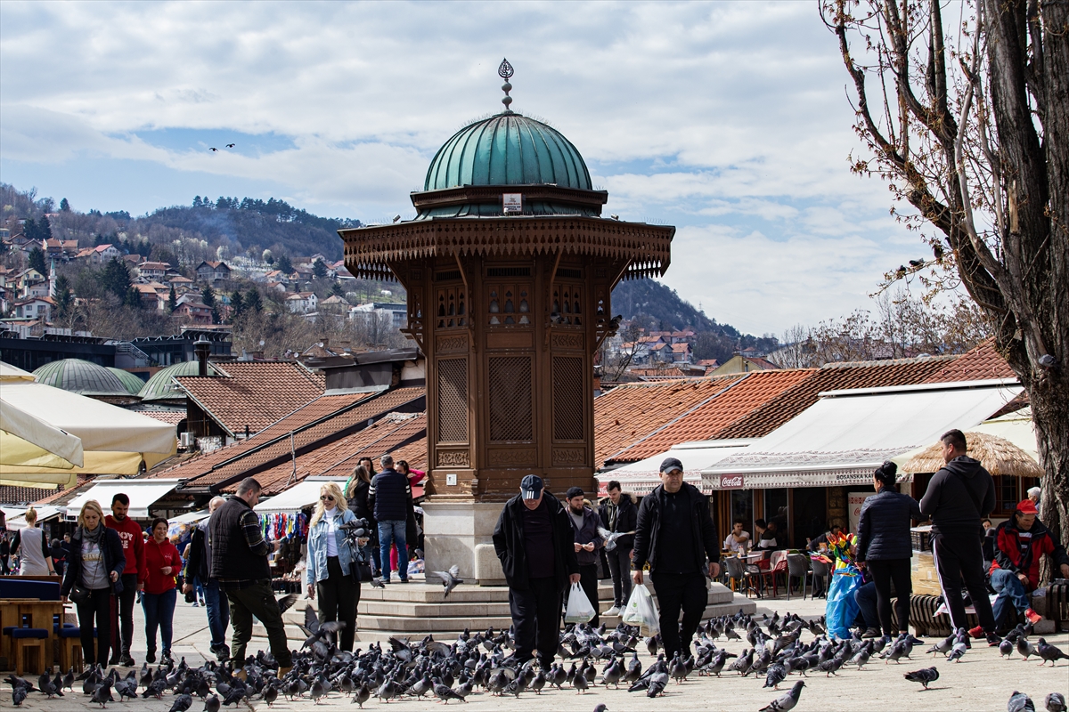 Turisti obilaze znamenitosti glavnog grada BiH - BosnaInfo