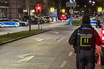 Okončana talačka kriza u Njemačkoj: Specijalci ušli u apoteku, uhapsili muškarca