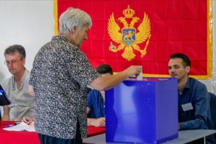 Crnogorci sutra izlaze na prijevremene izbore