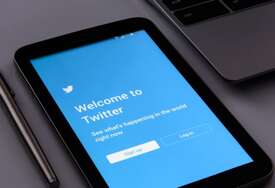 Kako sakriti Twitter plavu kvačicu koju ste dobili plaćajući pretplatu?