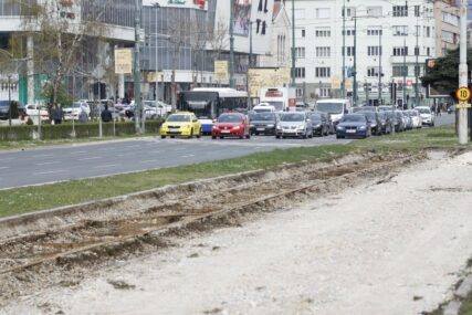 Apel ministru Šteti: Isključite semafore na "S krivini" dok traje rekonstrukcija pruge, ničemu ne služe