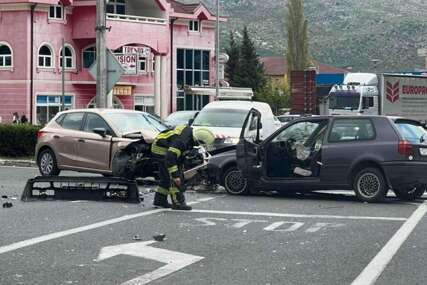 Teška saobraćajna nesreća u Mostaru, ima i povrijeđenih