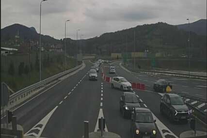 Saobraćajni kolaps na autoputu prema jugu, policija isključuje vozila
