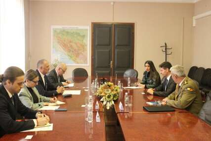 Helez se susreo sa ambasadorom Rumunije: Veoma uspješna saradnja u segmentu vojno-obavještajnog rada