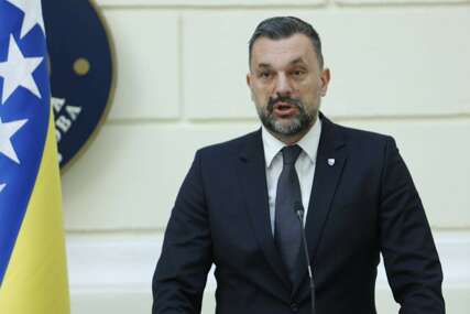 Konaković: Nazivaju se legitimnim predstavnicima Bošnjaka dok otimaju volju glasača i kupuju preletače
