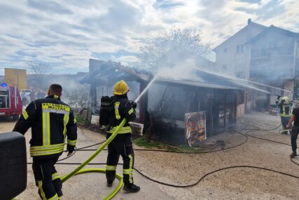 Mostar: U požaru izgorila pečenjarnica, uzrok nepoznat