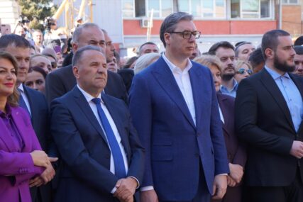 Vučić u Novom Pazaru: Uložit ćemo 50 miliona eura u Altun alem džamiju kojom se ponosim