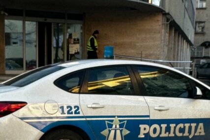 Sukob ispred biračkog mjesta u Podgorici, jedna osoba izbodena nožem