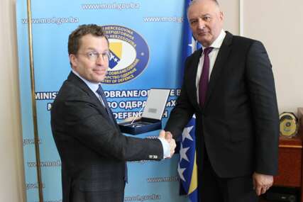 Helez razgovarao s pomoćnikom glavnog sekretara NATO-a