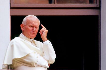 Pričaju ljudi da je papa izlazio noću: Brat nestale djevojke optužuje papu Ivana Pavla II da je bio naručitelj njene otmice