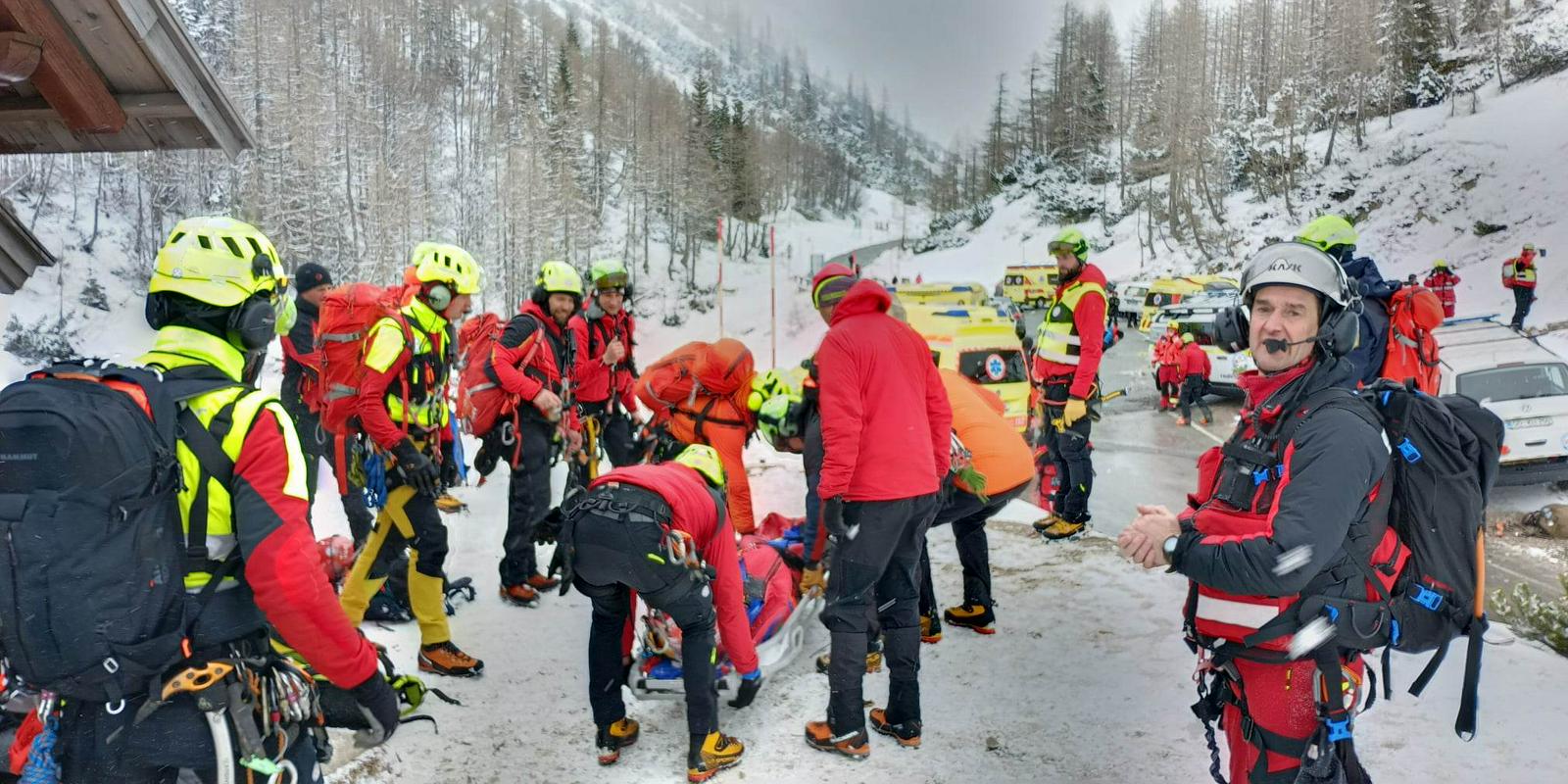 Planinski timovi u Sloveniji spasili alpiniste zahvaćene lavinom u Alpima - BosnaInfo