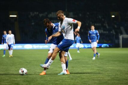 Pogledajte trenutke sa utakmice: Tuzla City vodi na Grbavici nakon prvog poluvremena