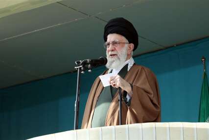 Ajatolah Khamenei zahvalio se iranskim oružanim snagama za napada na Izrael