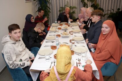 Iftar za učesnike Mektepske večeri Kur’ana