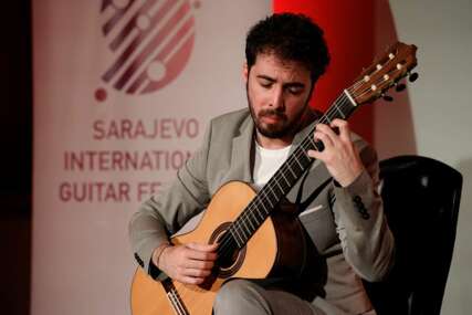 Publika na Sarajevo Guitar Festivalu uživala u nastupu virtuoza Pabla Menéndeza
