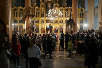 Bosnainfo na vaskršnjoj liturgiji u Sabornom hramu rođenja presvete Bogorodice u Sarajevu