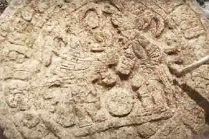 Naučnici našli ploču drevnih Maja staru više od 1.000 godina. Otvorili su usta kad su vidjeli šta je na njoj
