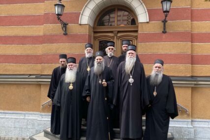 Sjednicom Sinoda SPC-a predsjedavao patrijarh Porfirije, a prisustvovao i Dodik