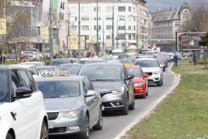 Otežan saobraćaj na mnogim cestama u BiH: Vozači, izbjegavajte ovu dionicu!