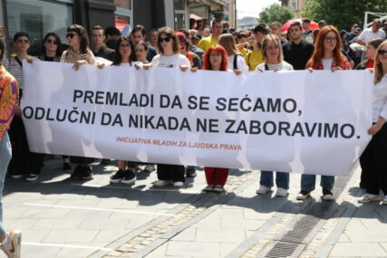 Mladi iz Srbije odali počast žrtvama masakra na Kapiji: "Osjećamo odgovornost, bit ćemo tu i sljedeće godine"