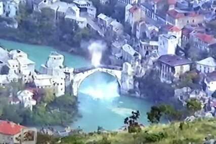 Jedna od najtužnijih scena iz perioda agresije na BiH: Pogledajte dosad neviđene snimke rušenja Starog mosta