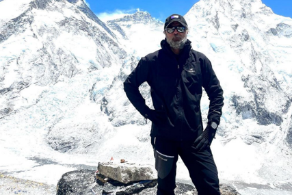 Bh. planinar osvaja vrh Mount Everesta