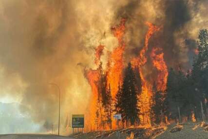 Kanada u plamenu! Desetine hiljada ljudi evakuisano na zapadu zemlje (VIDEO)
