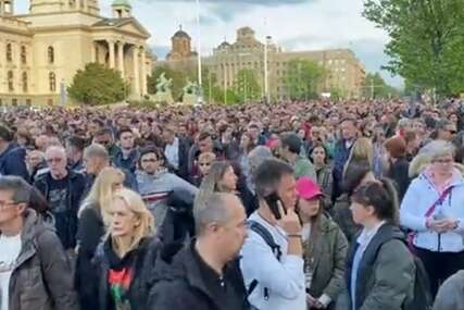 Ogromni protesti u Beogradu. Narod traži ukidanje Pink i Happy TV