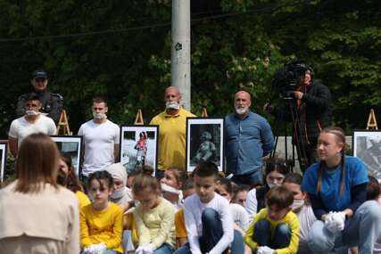 Na Dan sjećanja na ubijenu djecu opkoljenog Sarajeva poručeno: "Da sva djeca ovog svijeta žive u miru, slobodi i sreći"