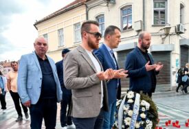 Delegacija FK Željezničar položila cvijeće na Kapiji