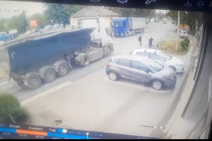 Kamere snimile jezivu saobraćajnu nesreću: Kamion udario dijete