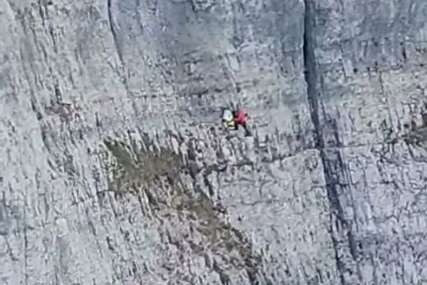 Žena koja se zaglavila na litici visokoj 400 metara na Veležu spašena je i prebačena u bolnicu