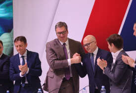 Vučić otišao sa mjesta predsjednika SNS-a, stranku preuzeo Miloš Vučević
