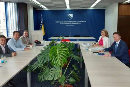 Ministar Hrnjić razgovarao s predstavnicima AVP Sava o projektima zaštite od poplava u USK-u