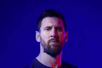 Slučajno ili ne: Objavljen snimak na kojem Messi pozira u novom dresu!