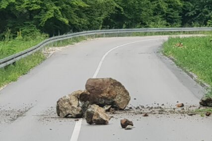 Upozorenje za vozače: Učestali odroni na brojnim dionicama u BiH