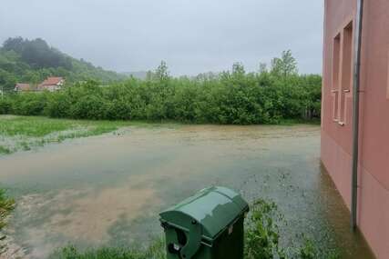 Zbog obilnih kiša, evakuacija u Gračacu