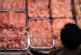 Cijene pilećeg mesa u BiH za sada ostaju iste, problem je uvoz zaleđenog iz Turske koje se odmrzava i prodaje kao svježe