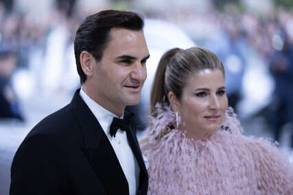 Federera ismijavaju zbog supruge: James Bond i pilićarka (FOTO)