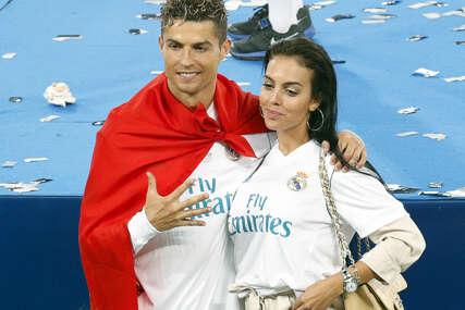 Bacite pogled u Ronaldovo dvorište: Georgina pokazala luksuznu vilu i savršenu figuru