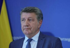 Kešo: Čović se sa drskošću stavlja u ulogu komandanta političke scene u BiH