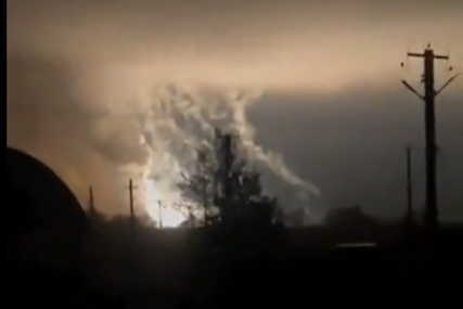 Rusi pogodili skladište municije u ukrajinskom gradu Pavlohradu (VIDEO)