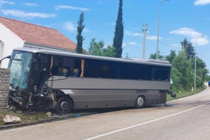 Novi detalji tragedije u Trebinju: Vozač autobusa zaspao?