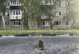 Novi napadi u Belgorodu: "Nepoznat uređaj pao je i eksplodirao na cesti, ima poginulih"
